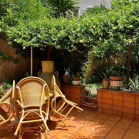 La Limonaia Di Chiaia Apartman Nápoly Kültér fotó